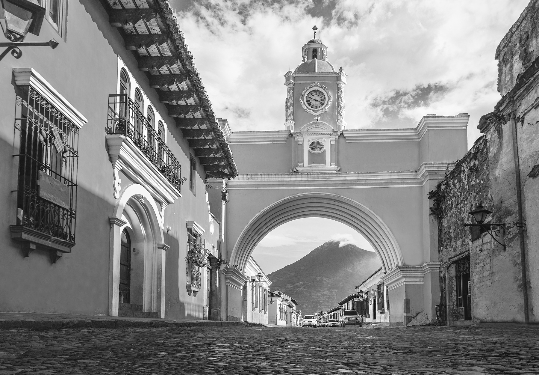 City street view in Guatemala City.